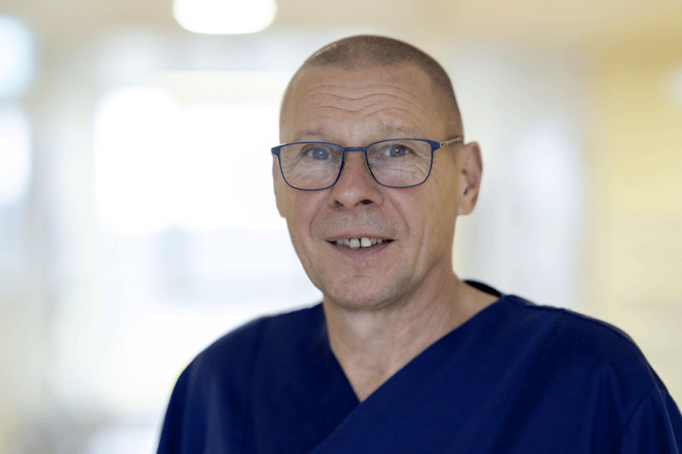 Hoppstock Porträt web